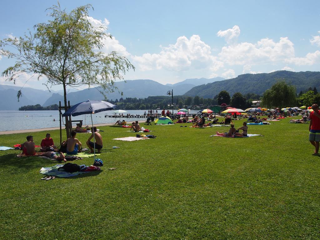 Apartment Schlosspark Am Traunsee Altmuenster Ruang foto