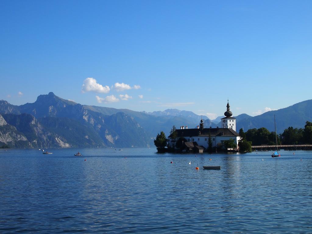 Apartment Schlosspark Am Traunsee Altmuenster Ruang foto